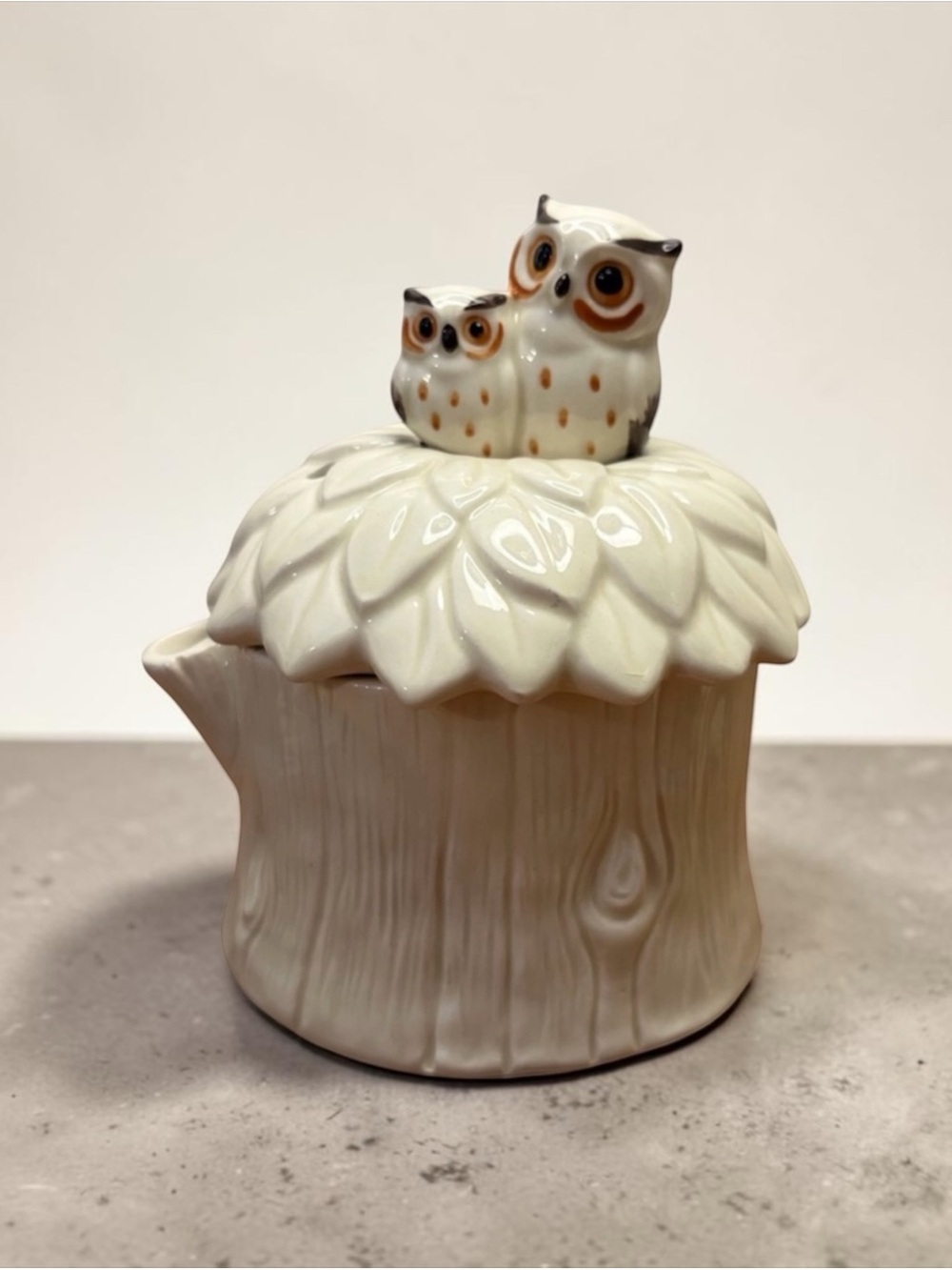 VINTAGE NORCREST OWL TREE STUMP JAR CANISTER